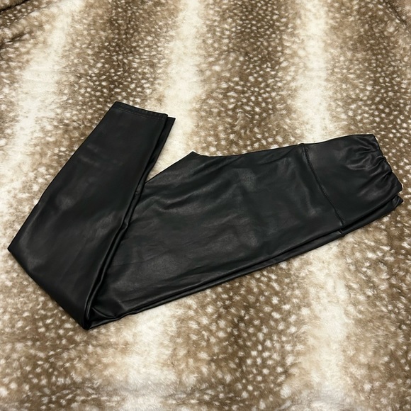 SOLD - Wilfred Free - Daria Leggings Faux Leather - Picture 3 of 4
